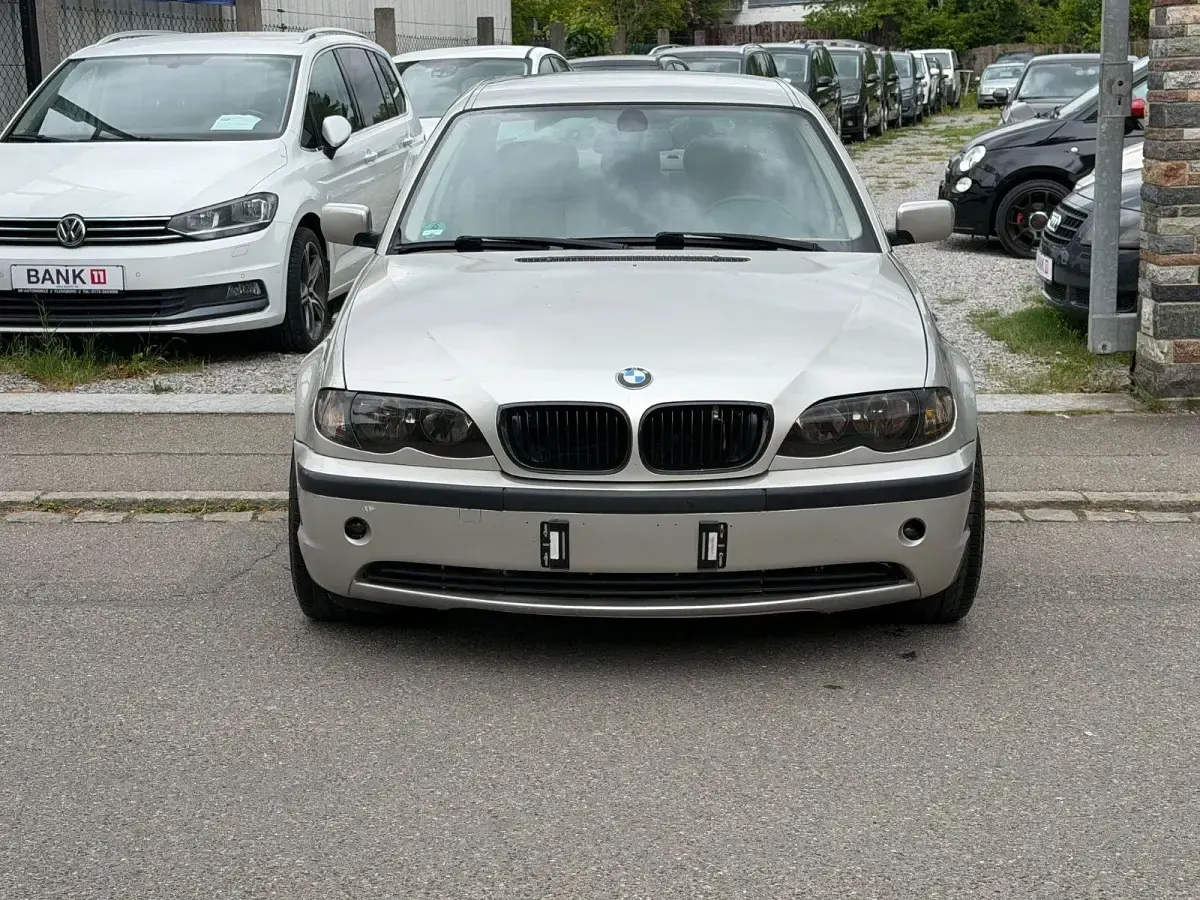 Gebraucht BMW 325 192 PS (141 kW) 2004 Gold Limousine
