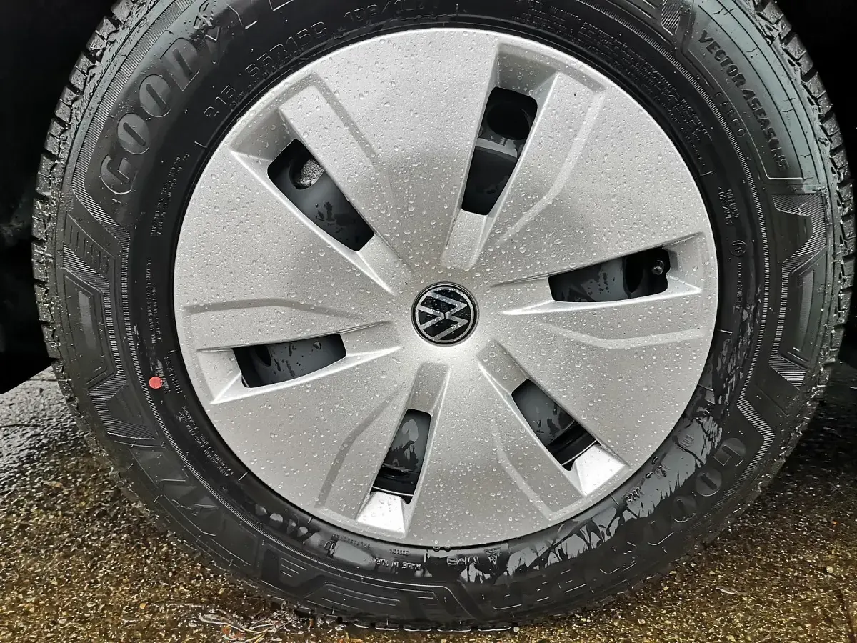 Neu VW T7 100 kW (136 PS) 2026 Grau (light grey metallic) Van