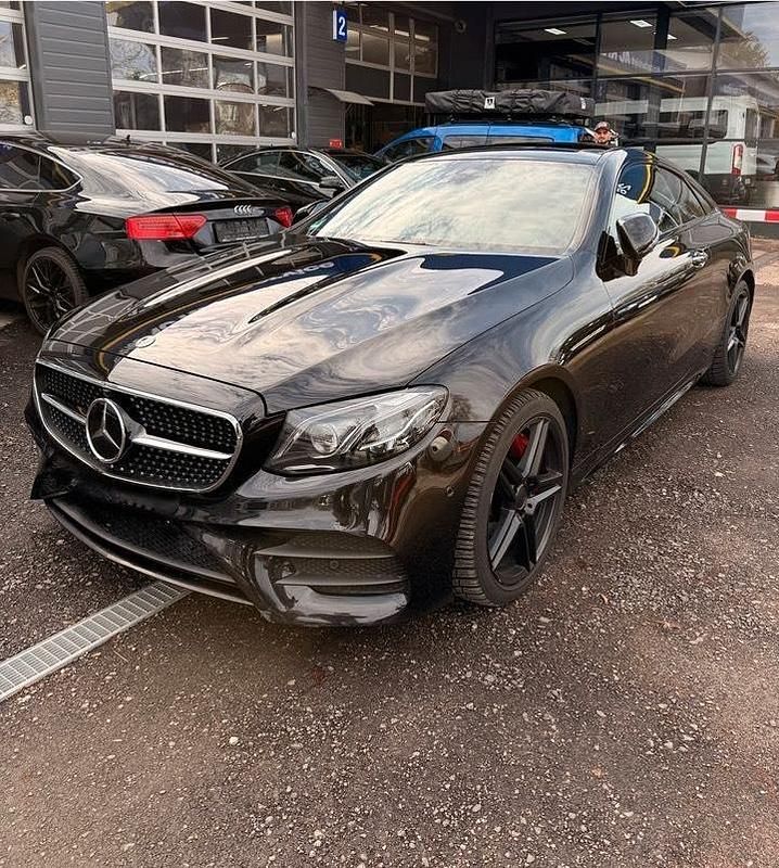 Schwarz Gebraucht 2018 Mercedes E350 Coupé | 32.000 € (Fairer Preis) - Bild 1/4