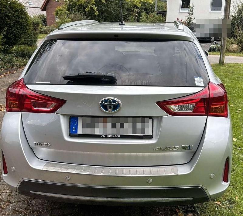 Gebraucht Toyota Auris Touring Sports 136 PS (100 kW) 2015 Silber Kombi