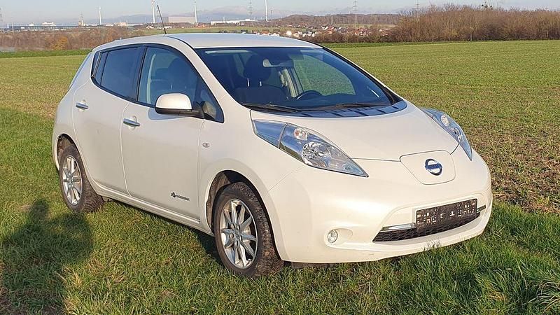 Weiß Gebraucht 2016 Nissan Leaf Acenta Kleinwagen | 5.490 € (Fairer Preis) - Bild 1/4