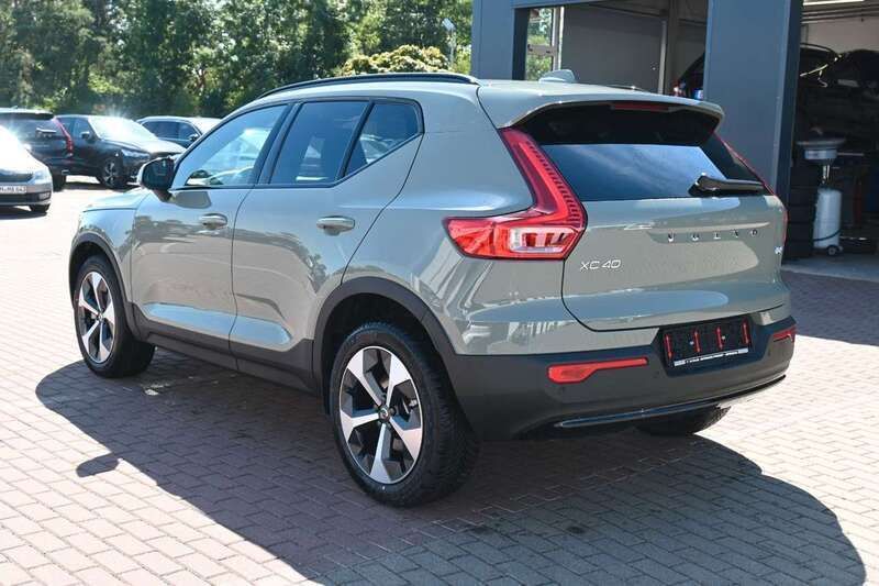 Gebraucht Volvo XC40 Plus 197 PS (144 kW) 2024 Grün SUV