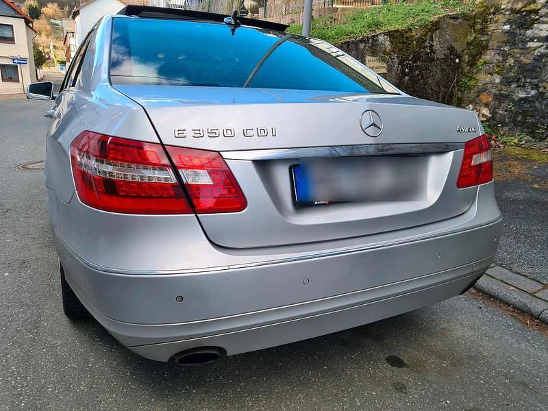 Gebraucht Mercedes E350 Night 231 PS (169 kW) 2010 Silber Limousine