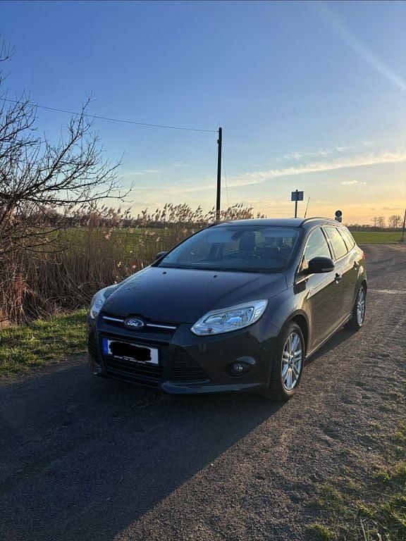 Gebraucht Ford Focus 125 PS (91 kW) 2013 Grau Limousine