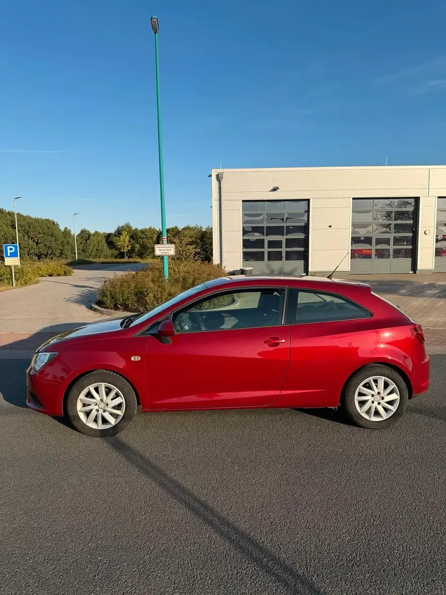 Gebraucht Seat Ibiza 85 PS (62 kW) 2012 Rot Kleinwagen