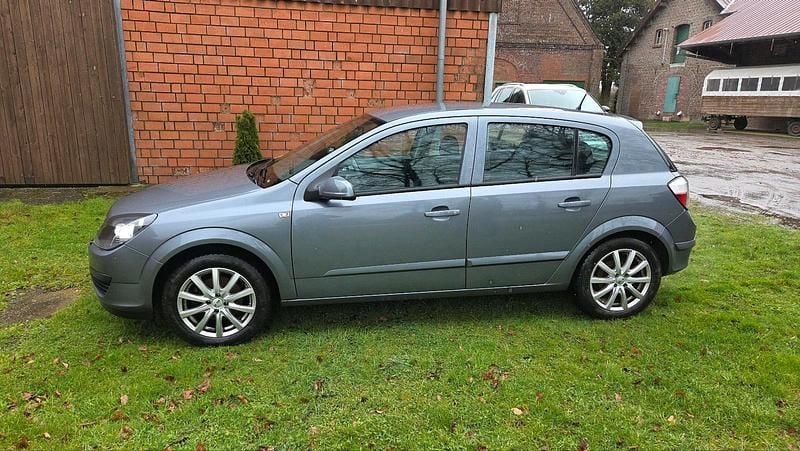 Second-hand Opel Astra 90 CP (66 kW) 2007 Gri Coupe