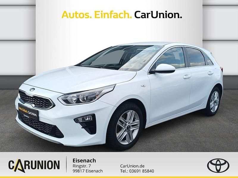 Casa white s (weiß) Gebraucht 2021 Kia Ceed Vision Limousine | 14.690 € (Fairer Preis) - Bild 1/4