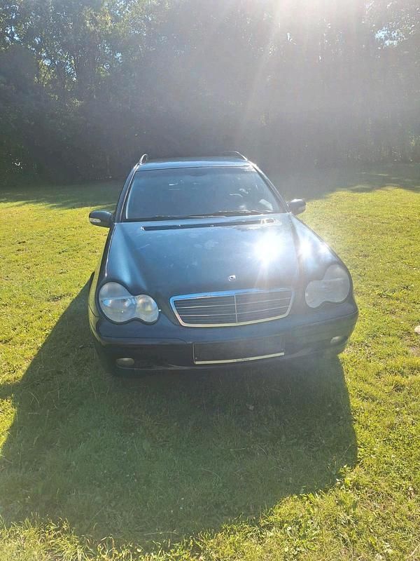 Andere farben Gebraucht 2004 Mercedes C180 Kombi | 1.100 € (Guter Preis) - Bild 1/4
