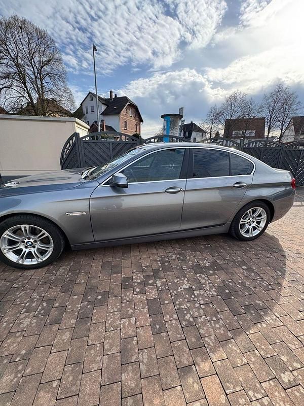 Gebraucht BMW 525 218 PS (160 kW) 2014 Grau Limousine