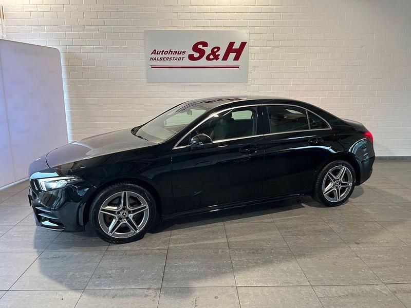 Gebraucht Mercedes A250 AMG line 160 PS (117 kW) 2022 Schwarz Limousine