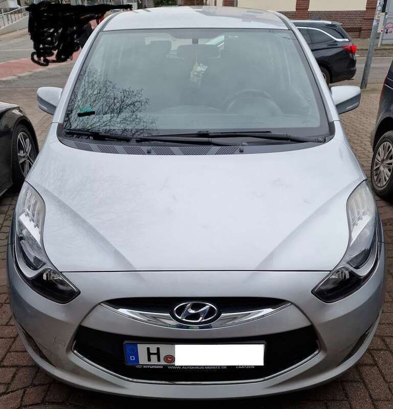 Silber Gebraucht 2013 Hyundai ix20 Edition Van / Kleinbus | 6.500 € (Guter Preis) - Bild 1/4