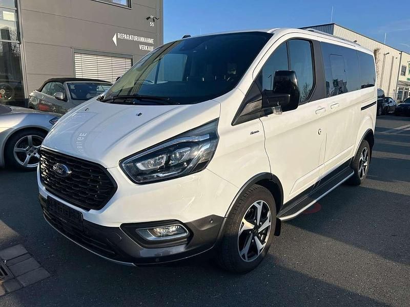 Gebraucht Ford Tourneo 185 PS (136 kW) 2021 Frozen white Kombi