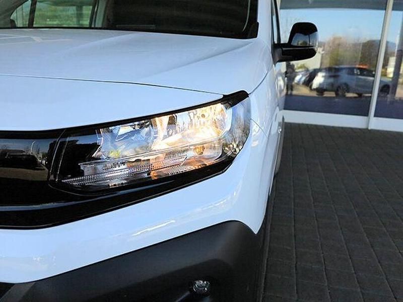 Gebraucht Opel Combo Basis 131 PS (96 kW) 2025 Weiß Kombi