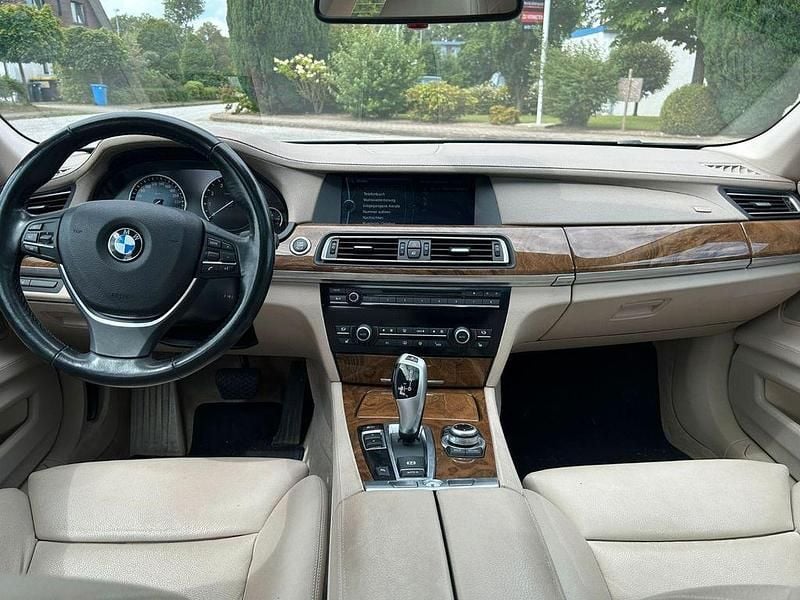 Gebraucht BMW 750 Performance 408 PS (300 kW) 2010 Blau Limousine