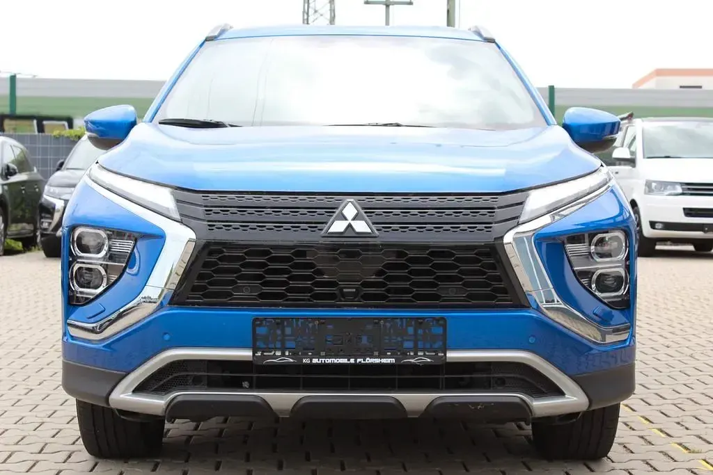 Gebraucht Mitsubishi Eclipse Cross Plus 188 PS (138 kW) 2022 Blau SUV