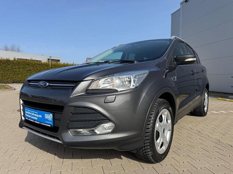 Gebraucht Ford Kuga Trend 120 PS (88 kW) 2016 Grau SUV