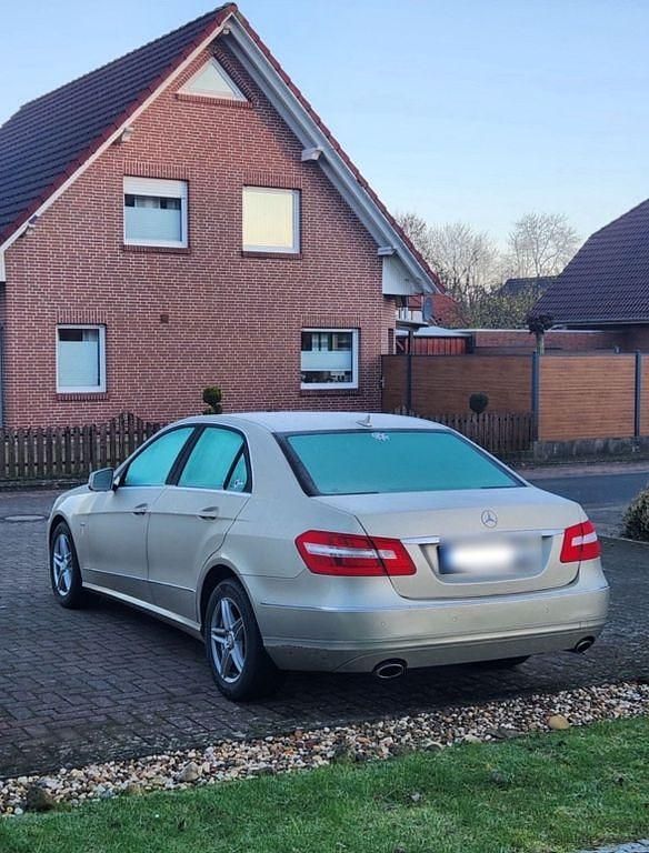 Gebraucht Mercedes E350 292 PS (214 kW) 2009 Beige Limousine