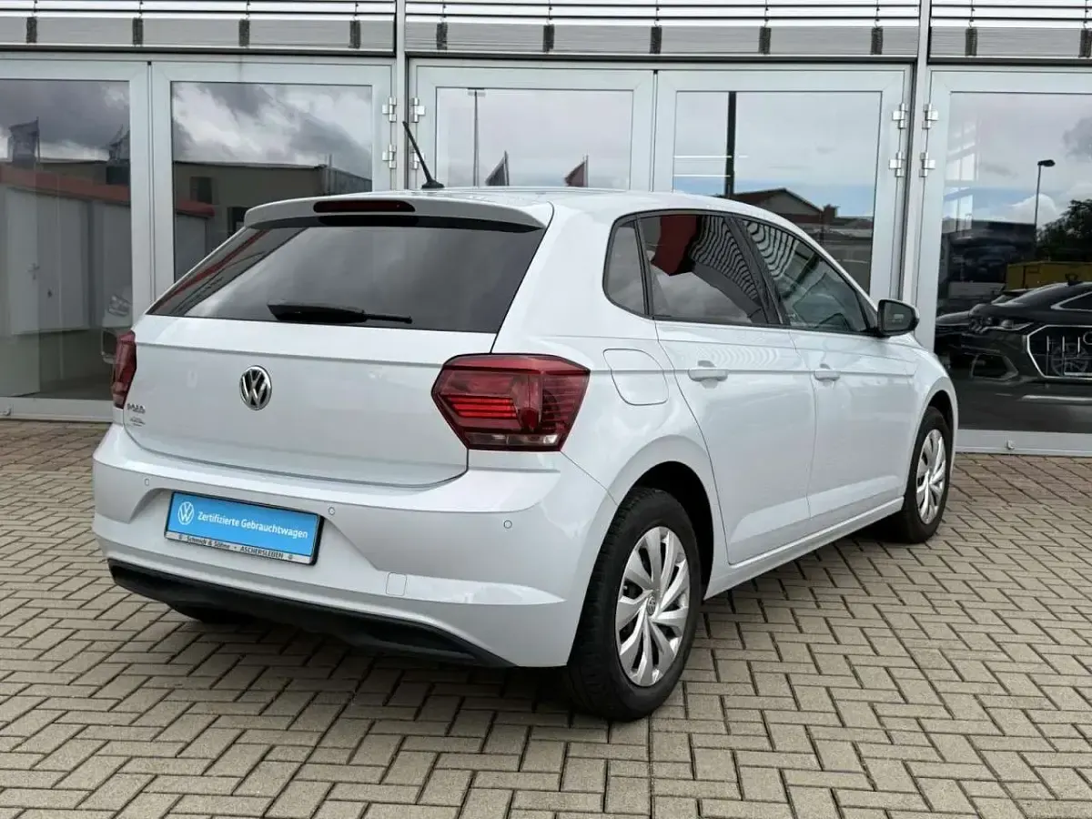 Gebraucht VW Polo Comfortline 116 PS (85 kW) 2018 Silber metallic Kleinwagen