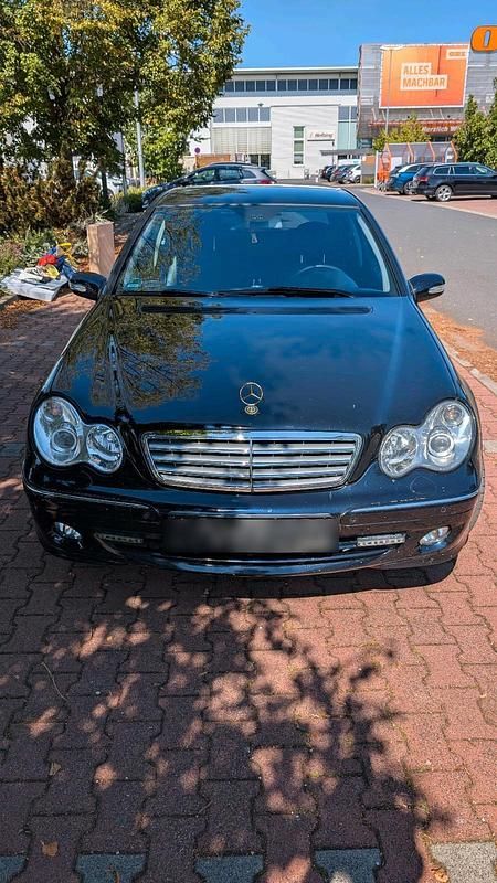 Schwarz Gebraucht 2005 Mercedes C230 Limousine | 4.800 € (Fairer Preis) - Bild 1/4