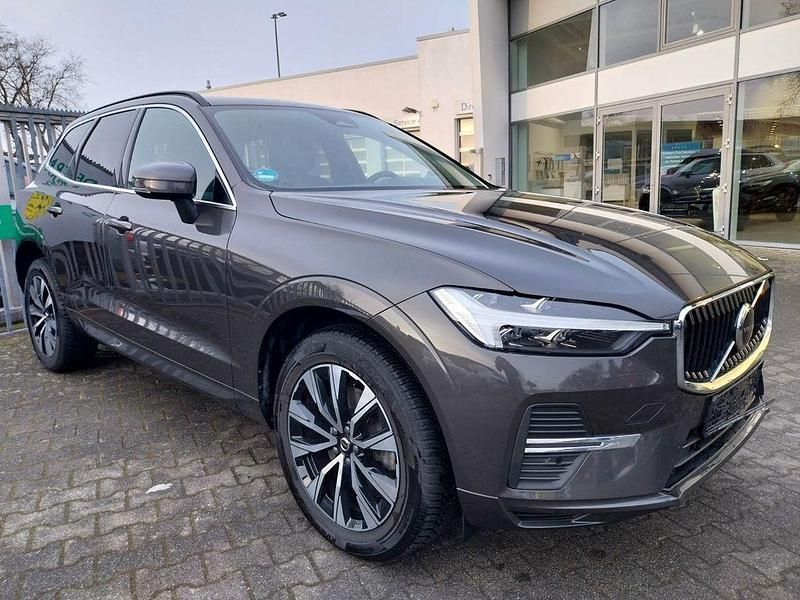 Platinum grey / metallic Gebraucht 2023 Volvo XC60 Core SUV | 36.900 € (Fairer Preis) - Bild 1/4