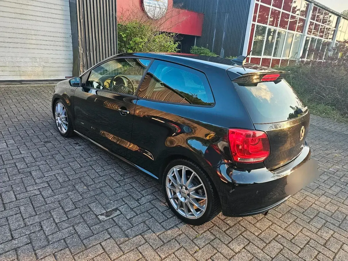 Gebraucht VW Polo R 105 PS (77 kW) 2011 Schwarz Kleinwagen