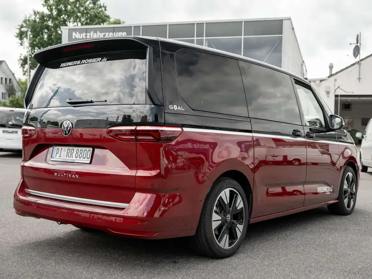 Gebraucht VW Multivan Goal 150 PS (110 kW) 2026 Schwarz / deep black Van / Kleinbus