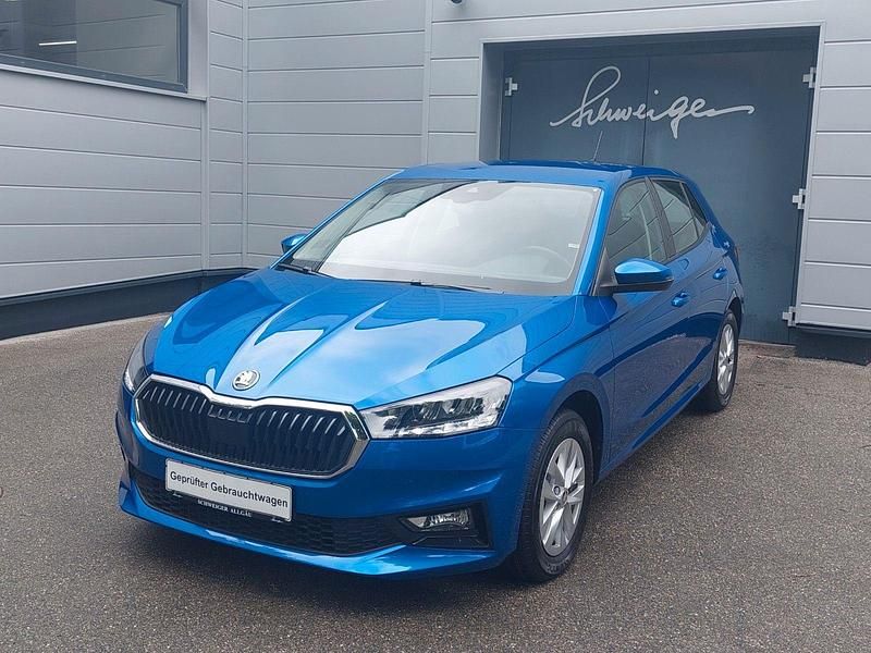 Blau Gebraucht 2024 Skoda Fabia Selection Kleinwagen | 15.590 € (Superpreis) - Bild 1/4
