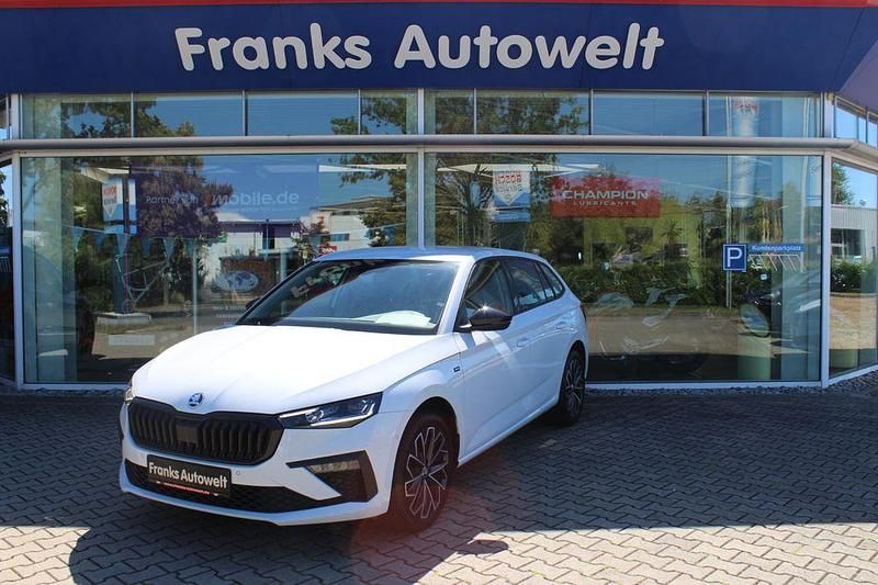 Bila moon/moon white (metallic) Gebraucht 2024 Skoda Scala Drive Kleinwagen | 23.950 € (Fairer Preis) - Bild 1/4