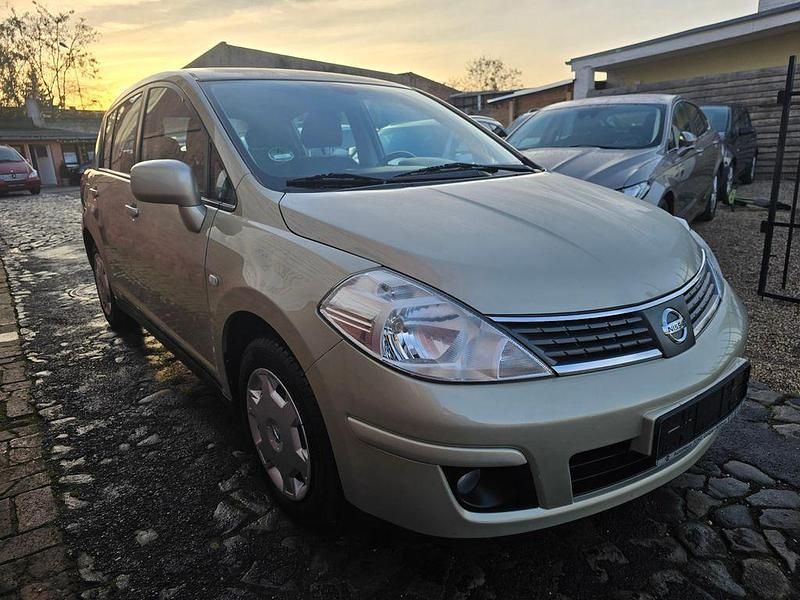 Gebraucht Nissan Tiida Acenta 110 PS (80 kW) 2008 Gold Limousine