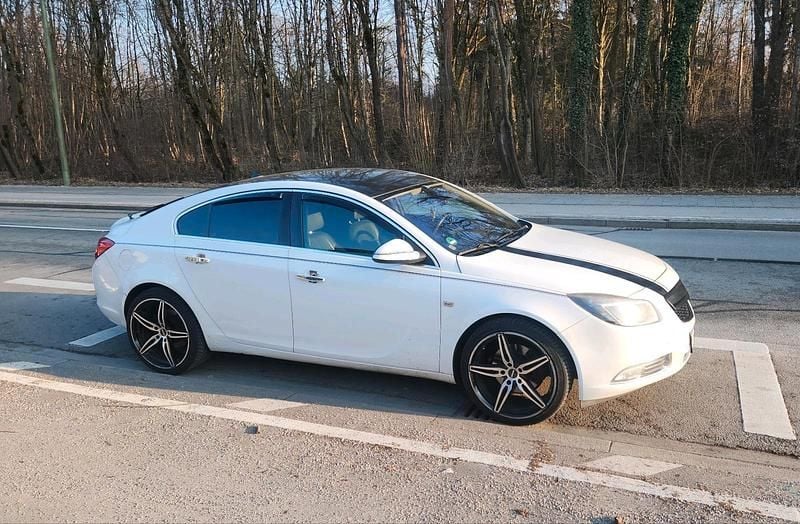 Gebraucht Opel Insignia 220 PS (161 kW) 2008 Weiß Limousine