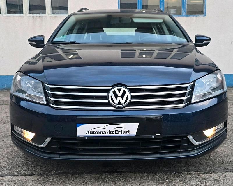 Gebraucht VW Passat 122 PS (89 kW) 2011 Blau Kombi