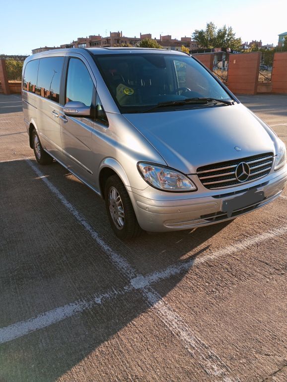 Silber Gebraucht 2008 Mercedes Viano Van / Kleinbus | 18.500 € - Bild 1/4