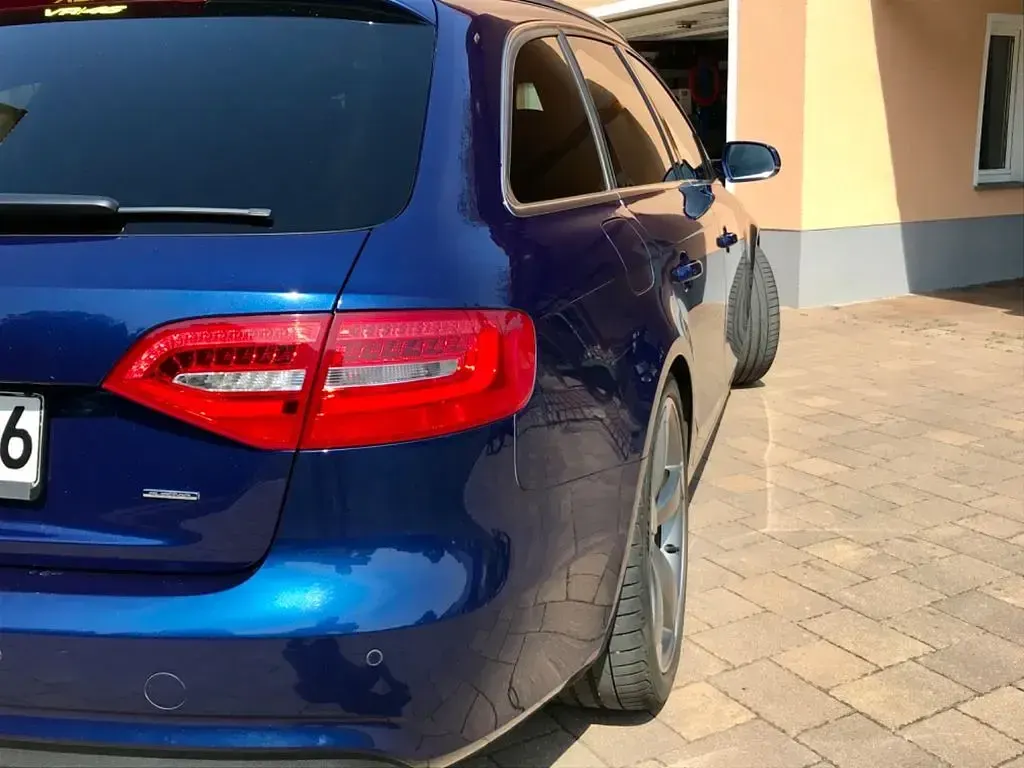 Gebraucht Audi A4 Ambition 177 PS (130 kW) 2014 Blau Kombi
