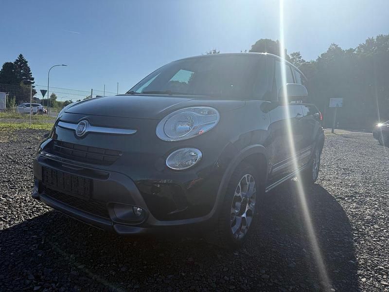 Grün Gebraucht 2014 Fiat 500L Trekking Van / Kleinbus | 6.499 € (Guter Preis) - Bild 1/4