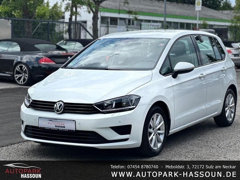 Weiß Gebraucht 2015 VW Golf Sportsvan Trendline Van / Kleinbus | 9.999 € (Guter Preis) - Bild 1/4