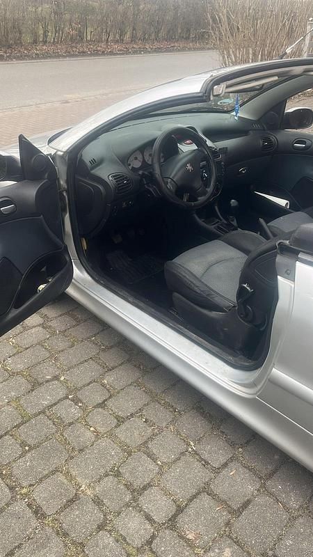 Gebraucht Peugeot 206 CC 109 PS (80 kW) 2005 Silber Cabrio