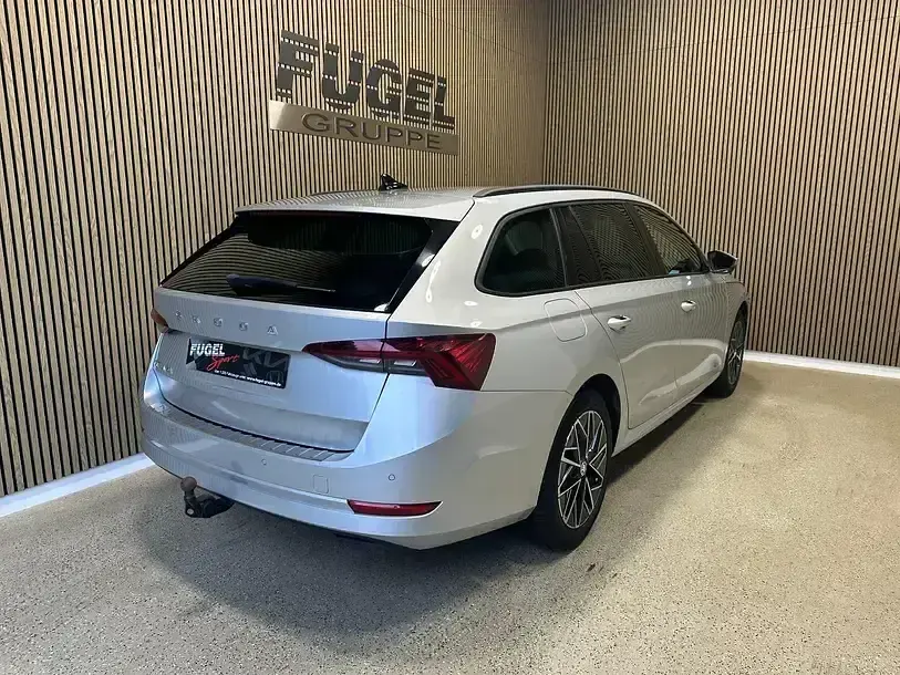 Gebraucht Skoda Octavia Ambition 150 PS (110 kW) 2021 Silber Kombi