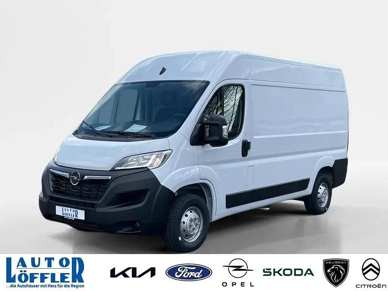 Casablacaweiss (weiß) Gebraucht 2024 Opel Movano Van | 28.980 € (Guter Preis) - Bild 1/4