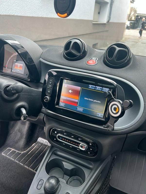 Gebraucht Smart ForFour 90 PS (66 kW) 2019 Schwarz Kleinwagen