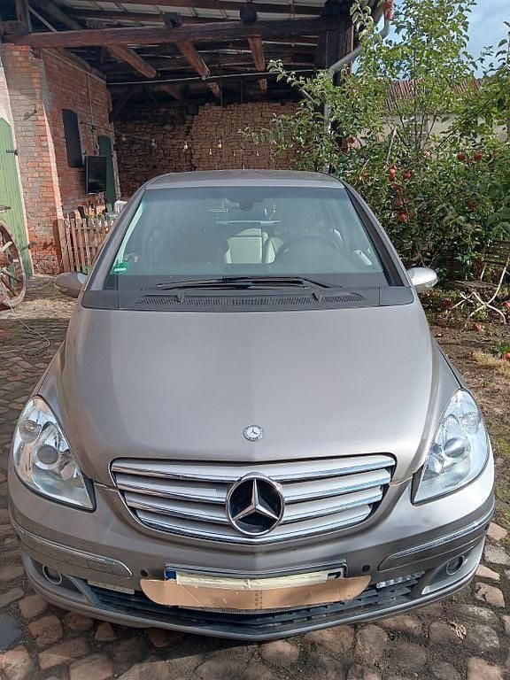 Silber Gebraucht 2007 Mercedes B200 Edition Van / Kleinbus | 6.100 € (Guter Preis) - Bild 1/4