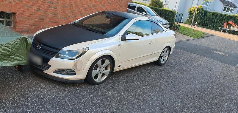 Weiß Gebraucht 2007 Opel Astra Cabriolet Cabrio | 999 € (Guter Preis) - Bild 1/4