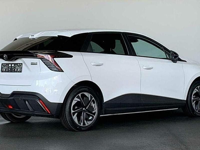 Rot / diamond red / metallic Gebraucht 2023 MG MG4 EV Comfort Kleinwagen | 18.970 € (Superpreis) - Bild 1/4