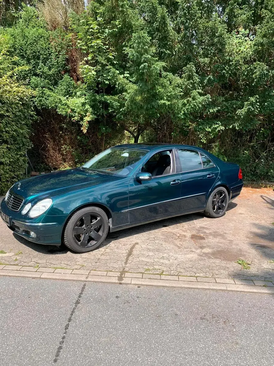 Gebraucht Mercedes E500 306 PS (225 kW) 2002 Grün Limousine