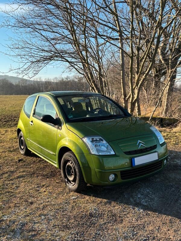 Grün Gebraucht 2004 Citroën C2 Kleinwagen | 1.800 € (Fairer Preis) - Bild 1/4