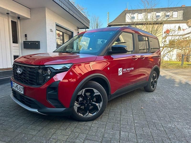 Rot Gebraucht 2024 Ford Tourneo Courier Active Van / Kleinbus | 25.700 € (Fairer Preis) - Bild 1/4