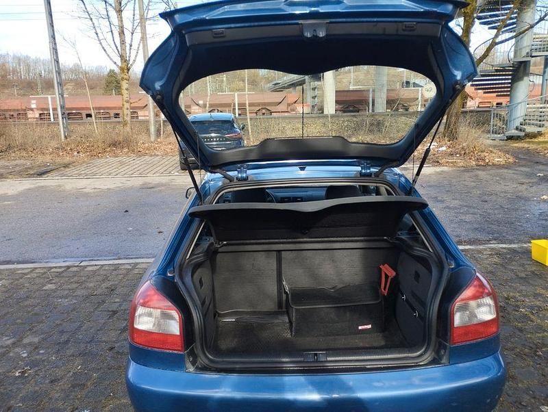 Gebraucht Audi A3 Ambition 102 PS (75 kW) 2001 Blau Kleinwagen