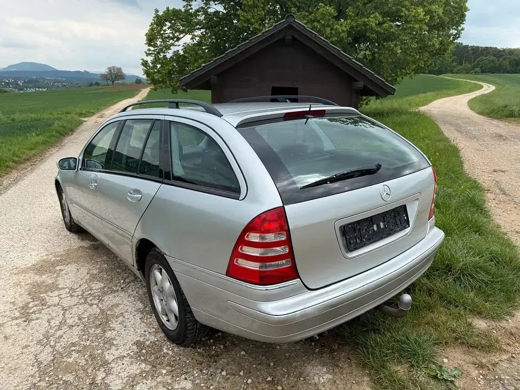 Gebraucht Mercedes C200 Elegance 163 PS (119 kW) 2002 Silber Limousine