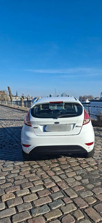 Gebraucht Ford Fiesta SYNC Edition 101 PS (74 kW) 2014 Weiß Kleinwagen