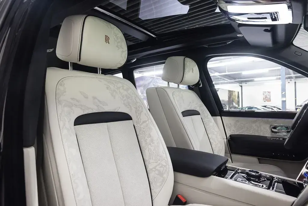 Neu Rolls Royce Cullinan 544 PS (400 kW) 2026 Braun SUV