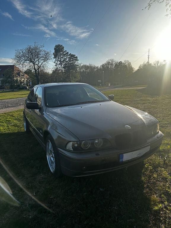 Second-hand BMW 525 192 CP (141 kW) 2003 Bej Berlinǎ